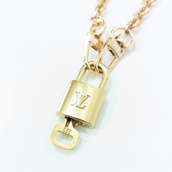 ✨️💎Authentic Louis Vuitton Lock and matching Key - Picture 2 of 5